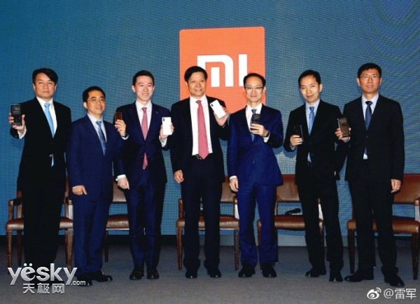 小米史上最酷手机小米8透明探索版入网，买它还是OPPO Find X？