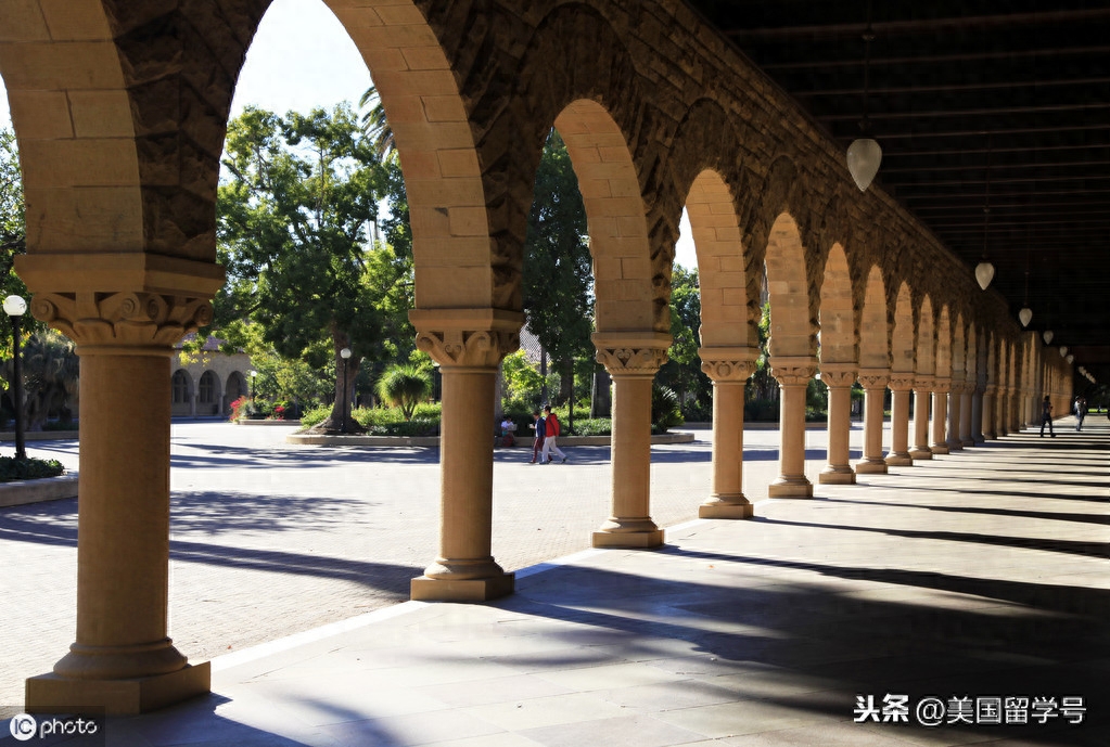 学校美国踢裆_学校美国白蛾防控方案_美国学校