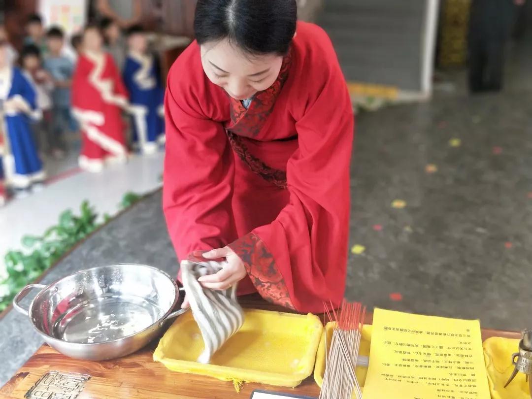 国学幼儿园的教育理念_幼儿 国学_国学幼儿园和普通幼儿园哪个好