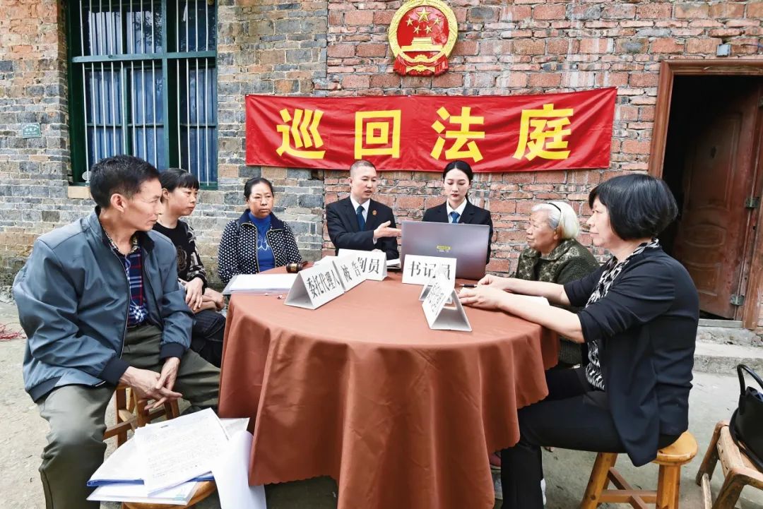 社会公正_公正社会中的小女孩片段_公正社会原版