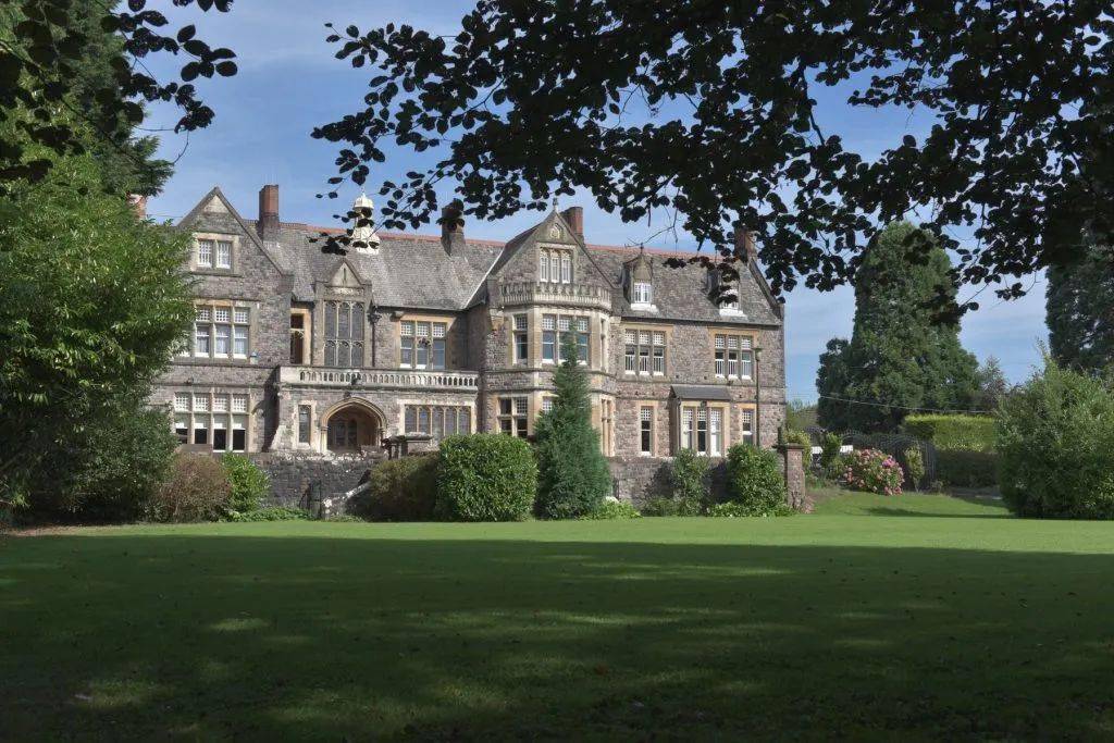 英国学校校服_英国学校_英国学校排名前100
