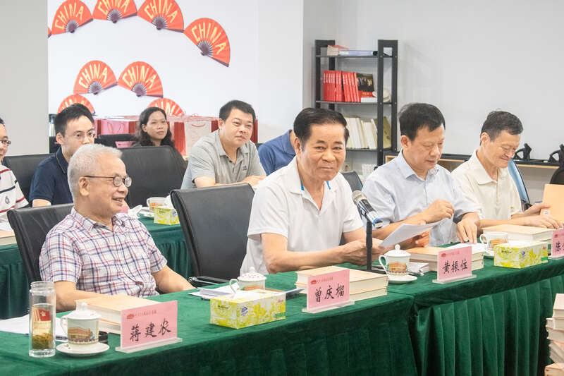 文献历史纪录片_文献历史时介绍了几本_历史文献