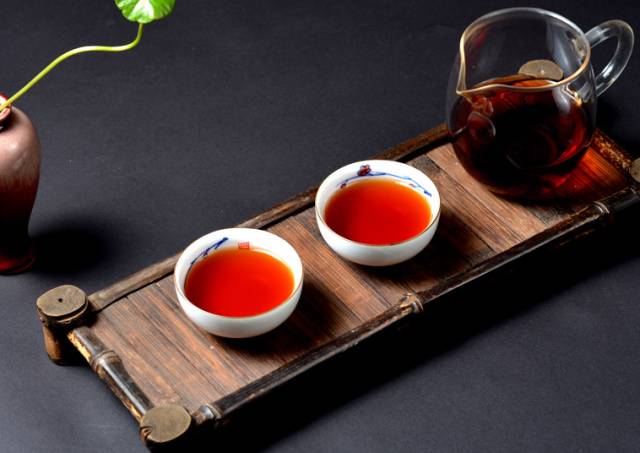 普洱茶历史起源简单概述_普洱茶的历史有多少年_普洱茶的历史