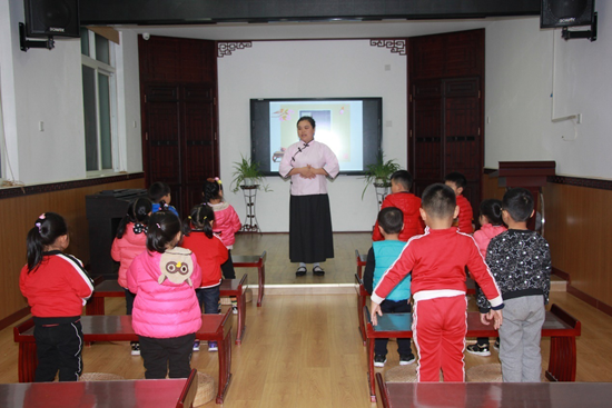 国学幼儿园_幼儿国学学校_国学幼儿园宣传图片