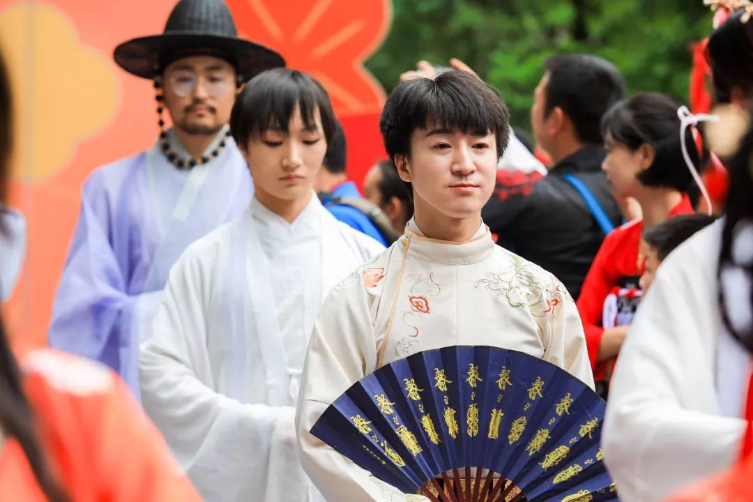 汉服历史多少年_汉服历史发展_汉服历史