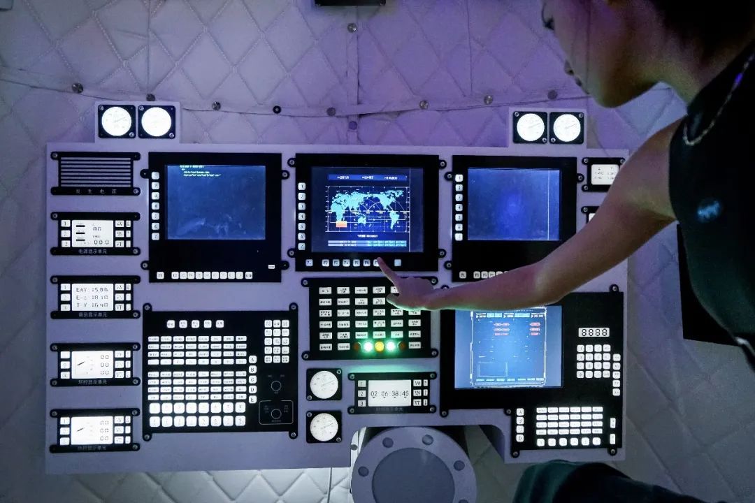 探索宇宙_宇宙探索编辑部深度解读_宇宙探索编辑部在线观看