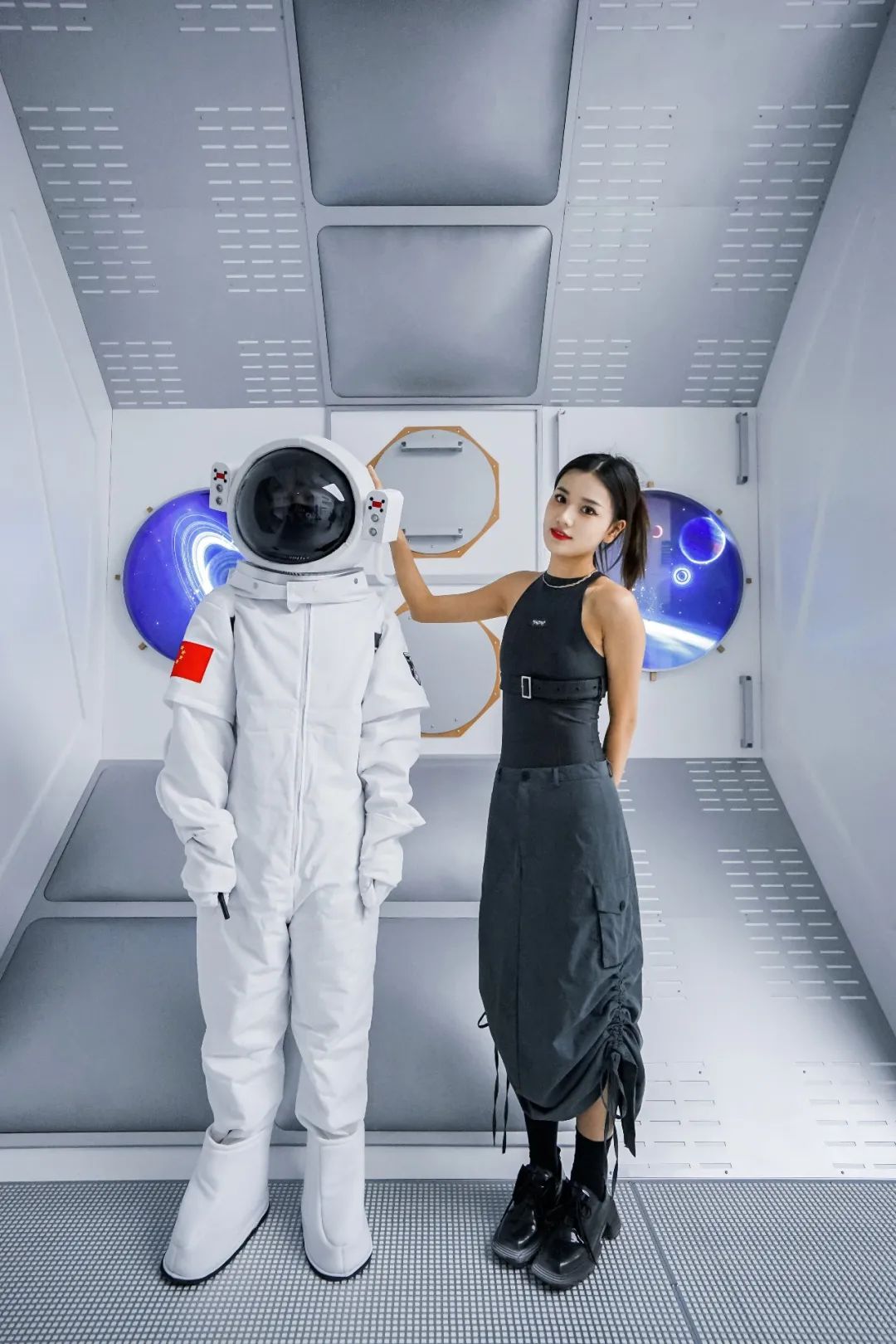 宇宙探索编辑部在线观看_宇宙探索编辑部深度解读_探索宇宙