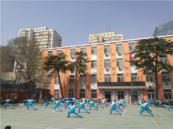 学生国学_国学学生对老师行礼视频讲解_国学学生集体朗诵