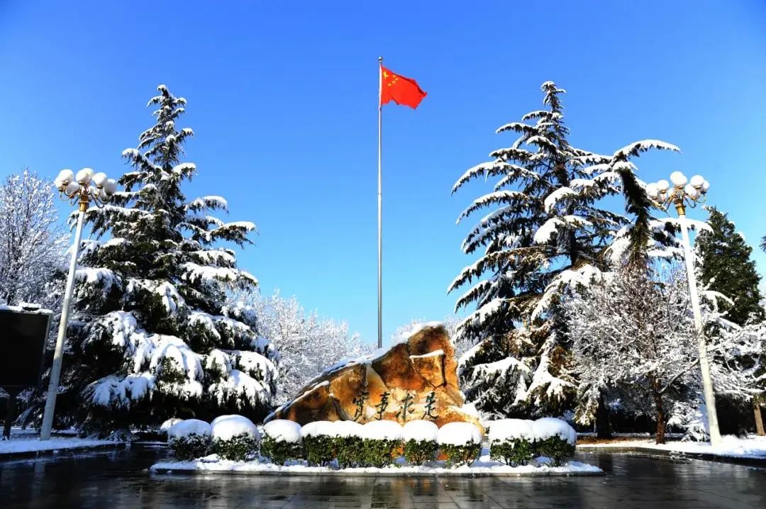 在近代中国社会的主要矛盾是( )._在近代中国社会的主要矛盾是( )._近代中国社会矛盾中主要矛盾是