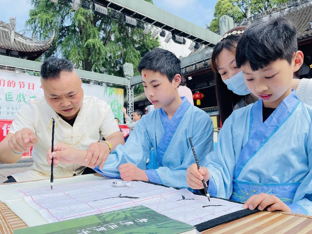 国学诵读经典文章_国学诵读社团活动记录_国学诵读