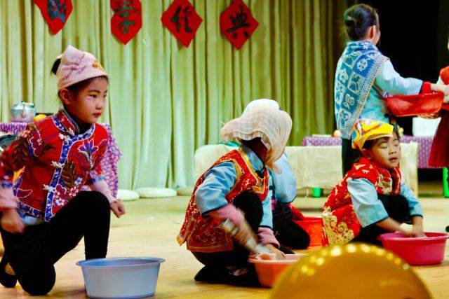 国学诵读经典文章_国学诵读表演经典视频_国学诵读