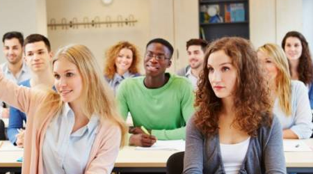 美国学生放假时间2023_美国学生压力大吗_美国学生