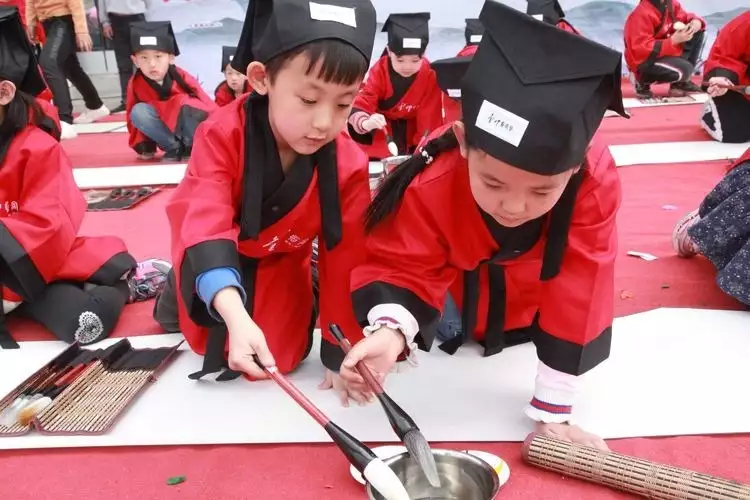 国学幼儿园和普通幼儿园哪个好_国学幼儿园_幼儿国学