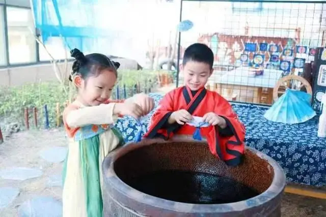 国学园幼儿教师工作内容_国学幼儿园宣传图片_国学幼儿园