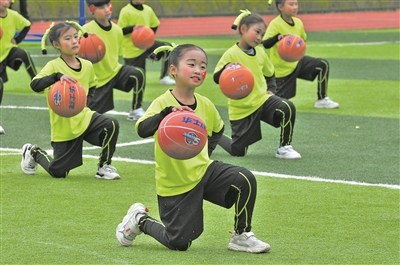 中国特色的学校体育之路越走越宽广