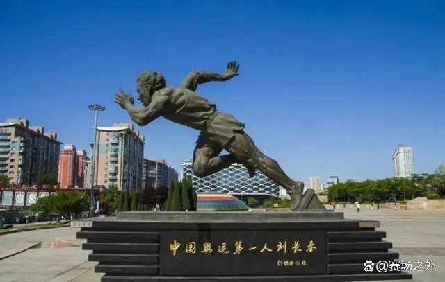 中国奥运史上最伟大的十位运动员：刘翔郭晶晶上榜，许海峰第一人