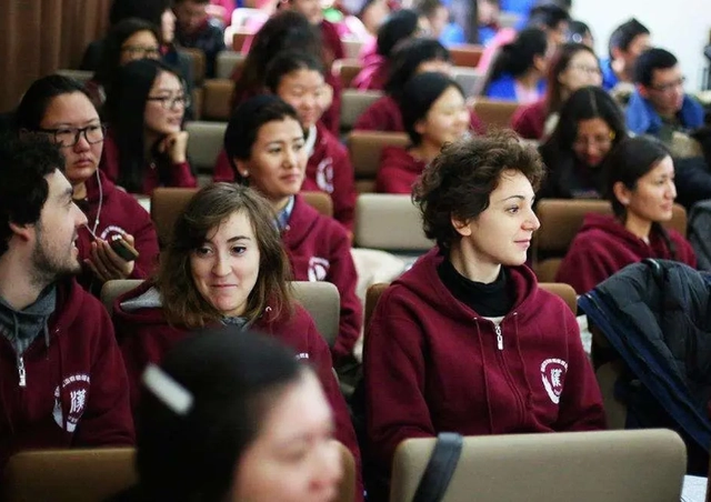 外国学生申请中国大学的条件_外国学生的英文_外国学生