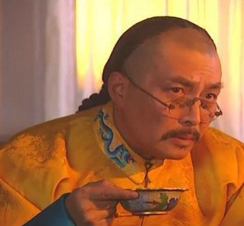 戴眼镜的历史人物_戴眼镜的历史人物_戴眼镜的历史人物