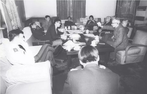 1987年2月16日，文强在座谈会上发言