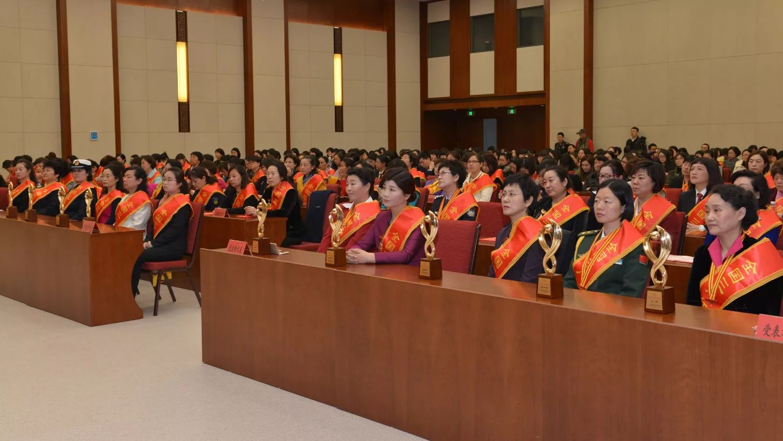 女性主导社会地位_女性主导社会_女性为主的社会