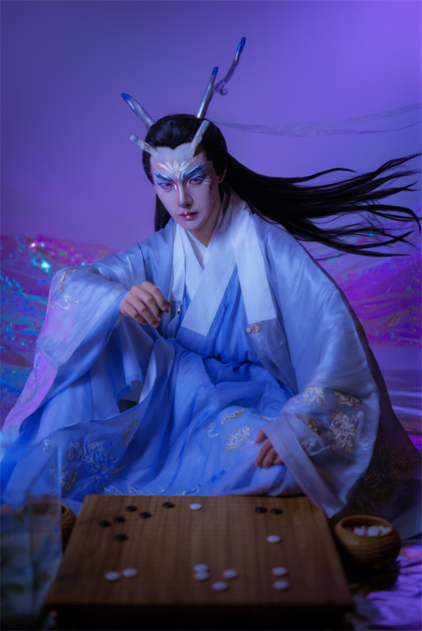 穿汉服的历史人物_穿汉服的人物简笔画_穿汉服的名画人物