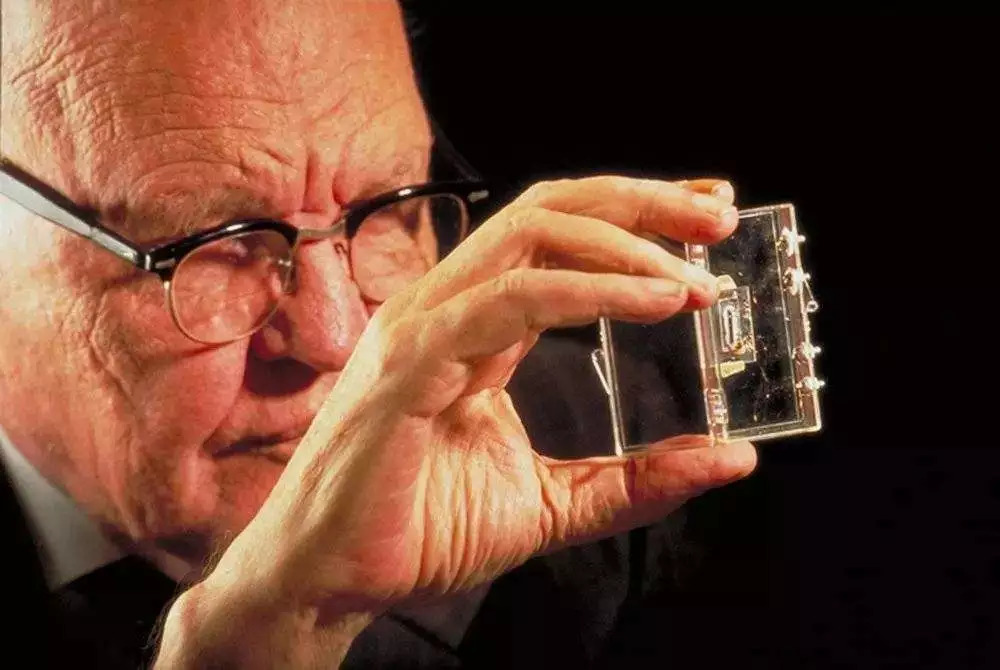 半导体研究历史_半导体历史研究报告_半导体历史