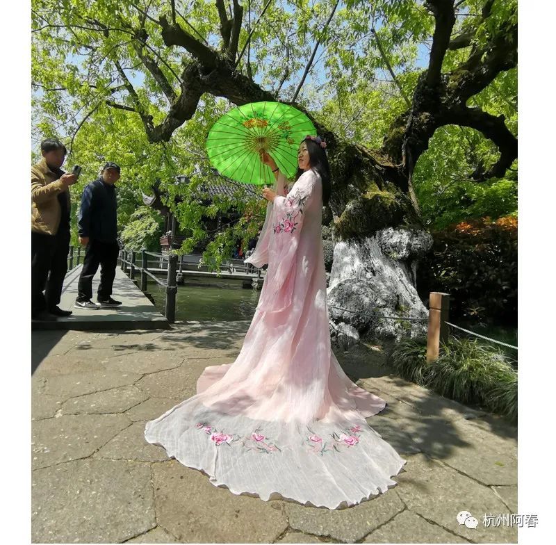 断桥中的人物_断桥的传说人物和历史_白堤和断桥历史人物