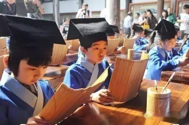 国学教育培养孩子什么_国学教育有哪些课程_国学教育