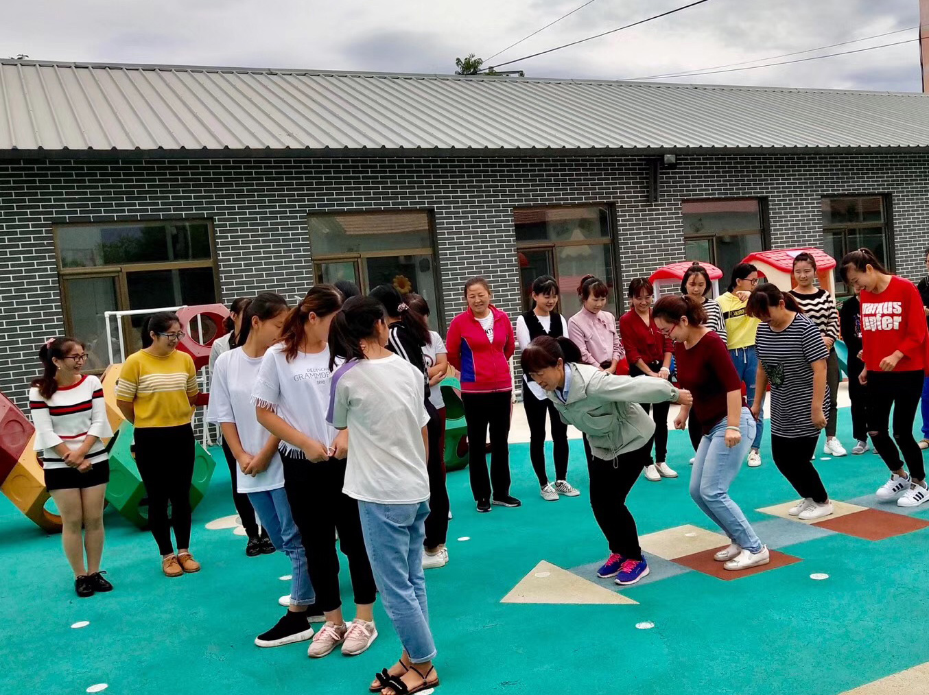 国学园幼儿教师工作内容_国学幼儿园宣传图片_幼儿园国学