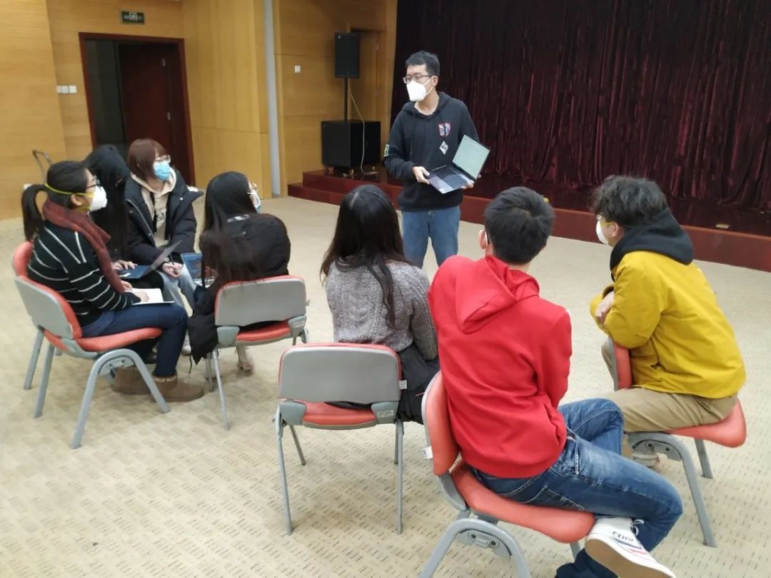 国学学生集体朗诵_学生国学_国学学生体质健康标准