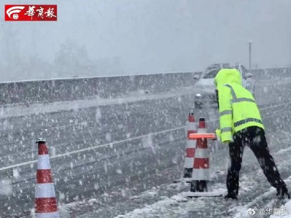 雷暴中西安迎来今冬暴雪级初雪！相关部门：实属罕见