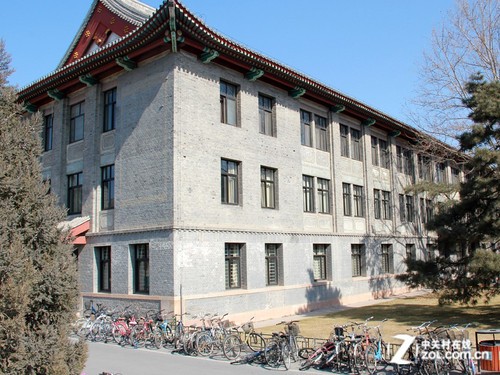 防尘滑盖先驱机 北大投影设备探秘6 
