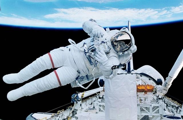 人们探索宇宙的历程_在人类探索宇宙的历程中我们知道了什么_人类探索宇宙的里程碑