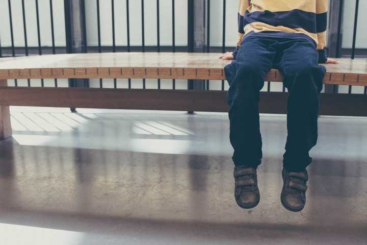 原因退缩行为产生社会幼儿心理_幼儿社会退缩行为的案例_幼儿社会退缩行为产生的原因