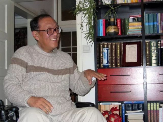 史铁生人物简介_人物简介史铁生作品_史铁生人物介绍
