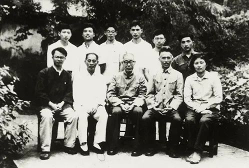 中央文史馆书画研究员正规吗_中央文史研究馆书画院_中央文史研究馆书画院画家