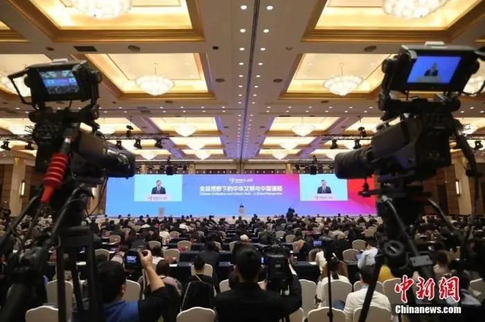 学中国舞的最佳年龄_学中国舞需要多少钱_中国学