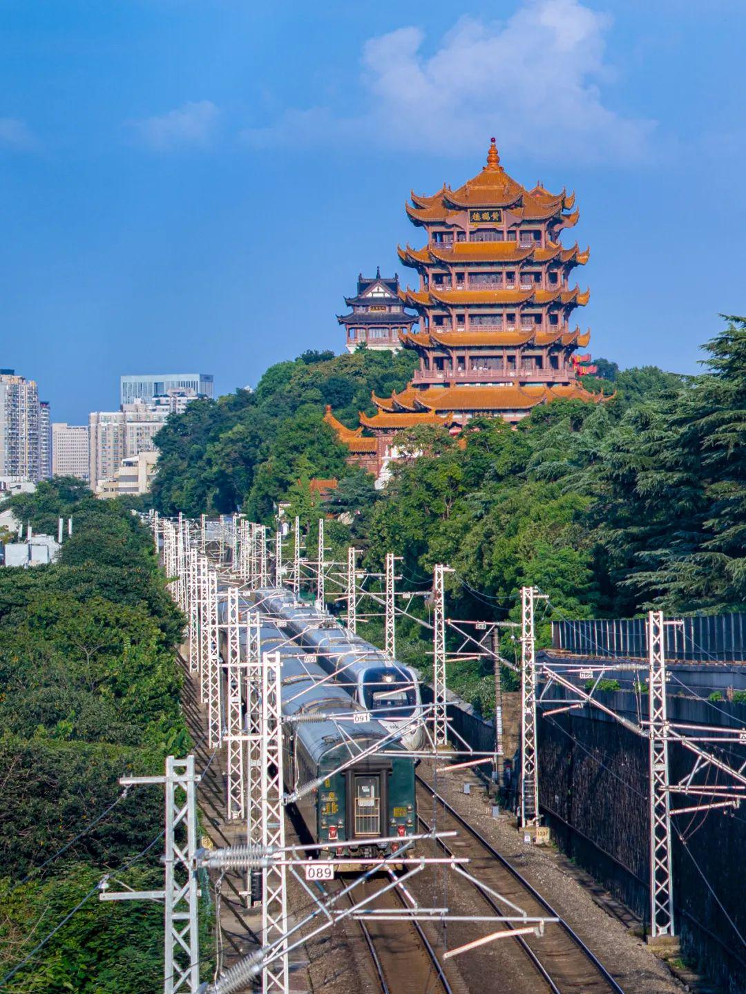 黄鹤楼历史简介_黄鹤楼简介历史背景_黄鹤楼简介历史故事