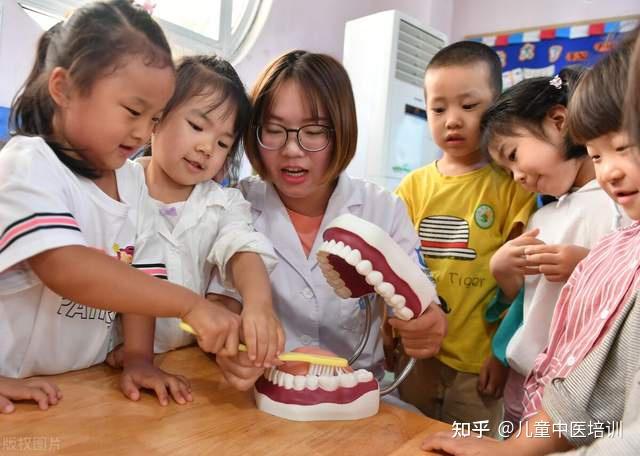 国学操天地玄黄台词_国学操_国学操千字文广播体操