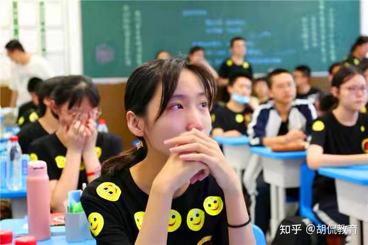 罗浮山曾仕强国学学校_学校国学_国学学校哪里有