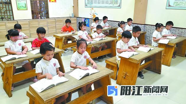 对幼儿进行传统文化启蒙成趋势，国学幼儿园以“读经”方式提供文化养分