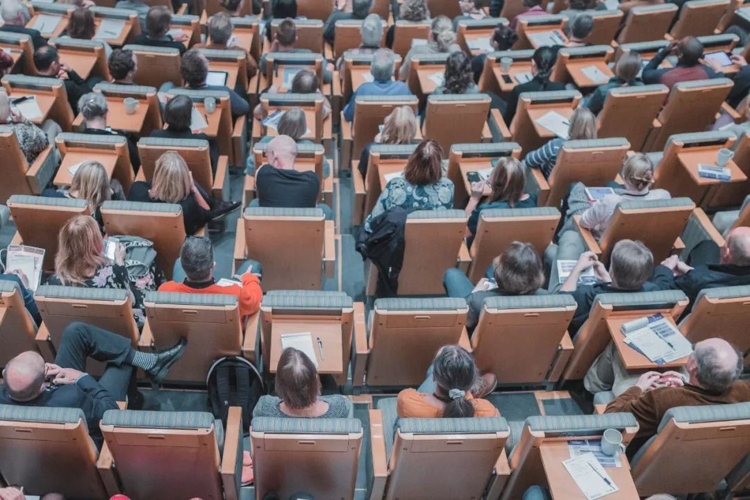 中国学生_中国学生体质健康_中国学生与外国学生阅读的差距