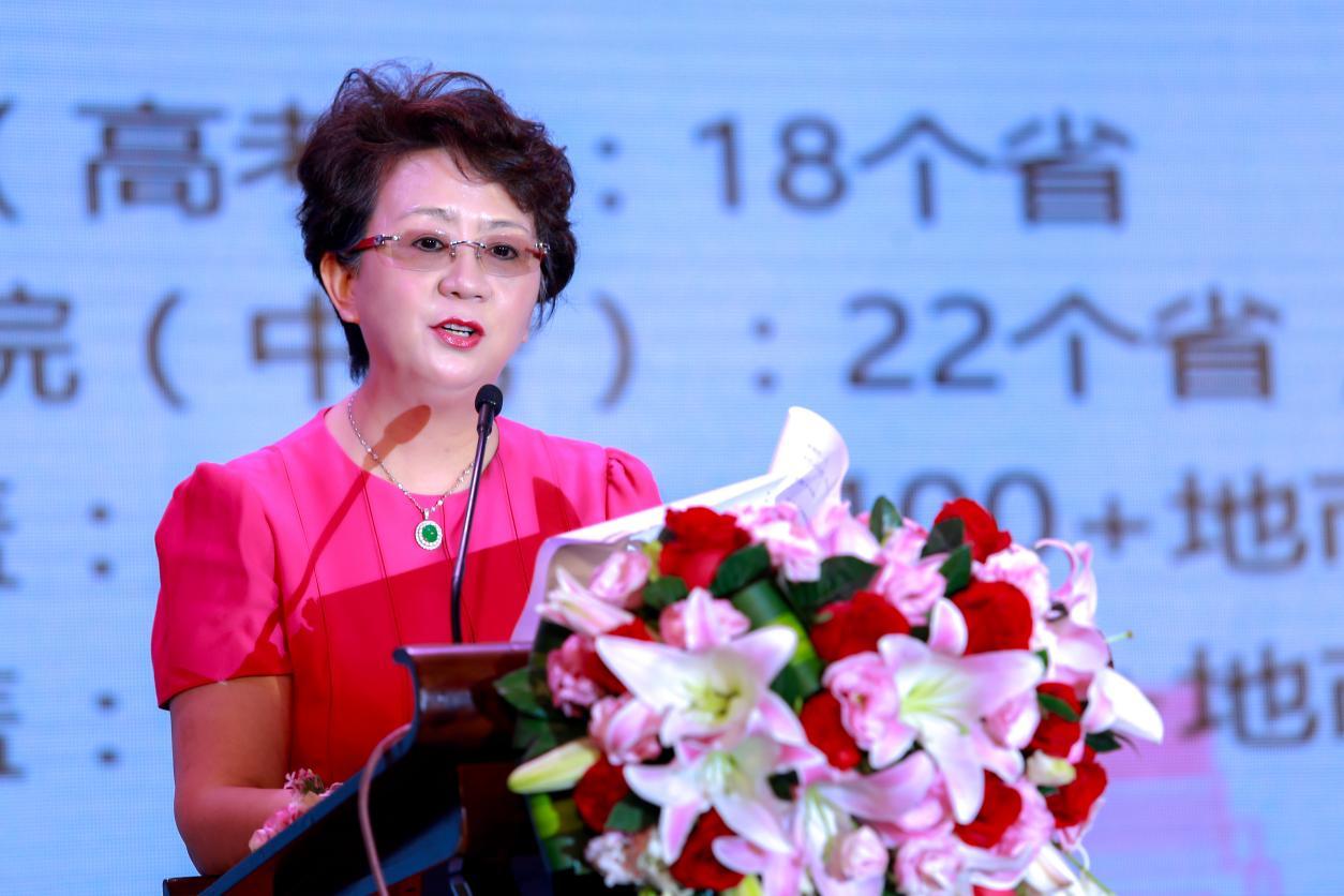 进步推动社会发展英语_推动社会进步的三个主要原因_推动社会进步的