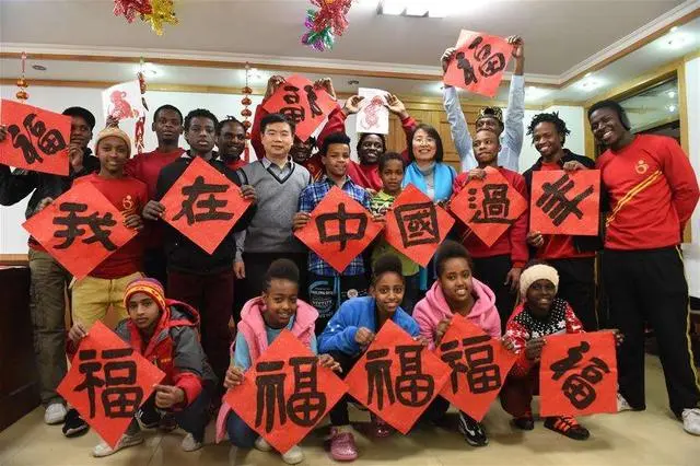 外国学生_外国学生来中国留学的条件_外国学生参加中文听力考试