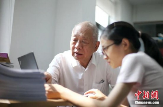 中国学生vs英国学生_学生中国地图手绘_中国学生