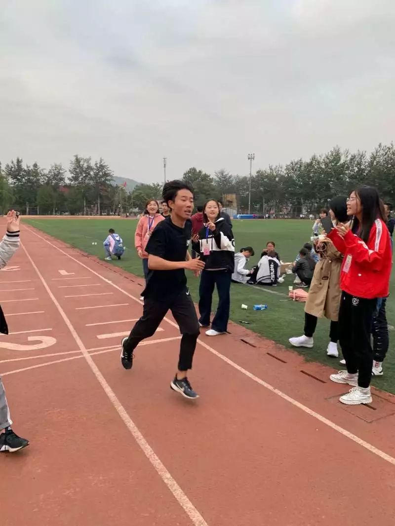 霸气的生日祝福社会语录_霸气生日语祝福社会的话_霸气又社会生日祝福语