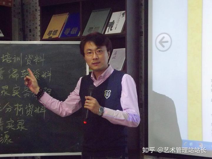 人物通讯作文800字_人物通讯_人物通讯怎么写