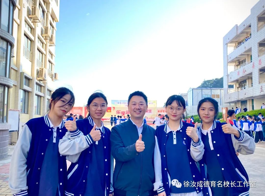 杜威学校即社会_学校与社会杜威读后感_杜威的社会即学校