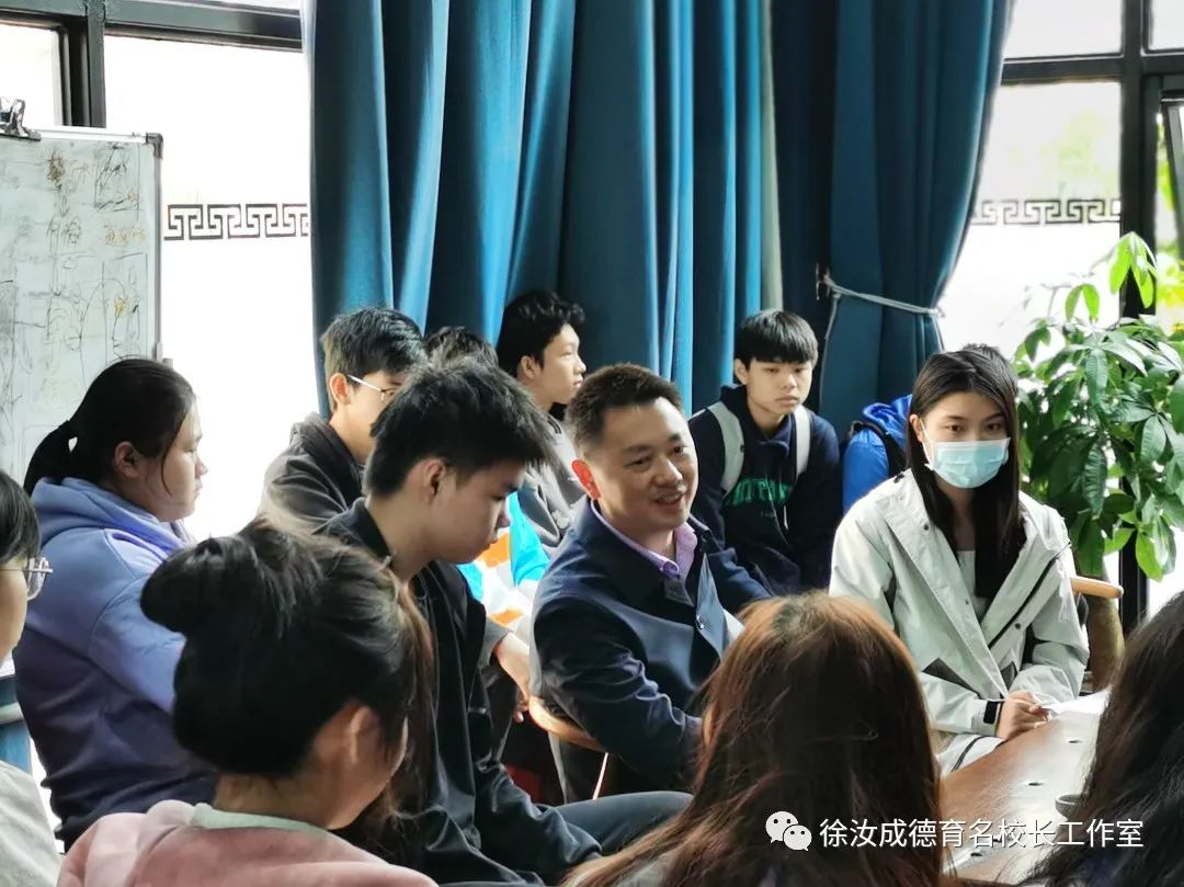 杜威学校即社会_学校与社会杜威读后感_杜威的社会即学校