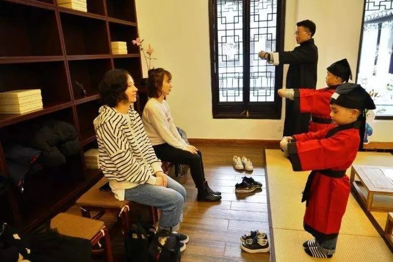 国学诵读背景图片_国学诵读表演视频_国学诵读